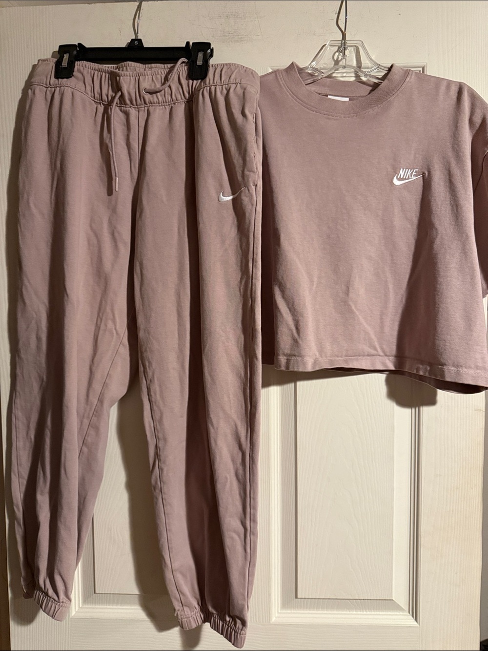 Nike Mauve Cropped Sweatshirt and Joggers Set